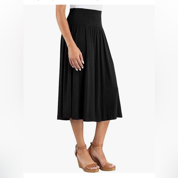 Hilary Radley Black Slinky Skirt in size Large, Tummy Control - Picture 3 of 9